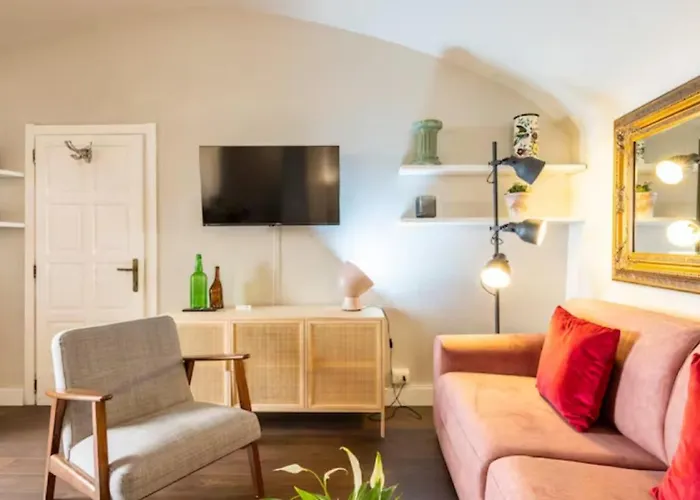 The Burgundy Nest Campo De' Fiori Apartment