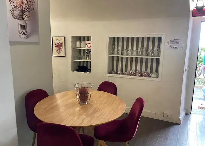 The Burgundy Nest Campo De' Fiori Appartement *