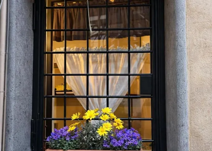 The Burgundy Nest Campo De' Fiori Apartment